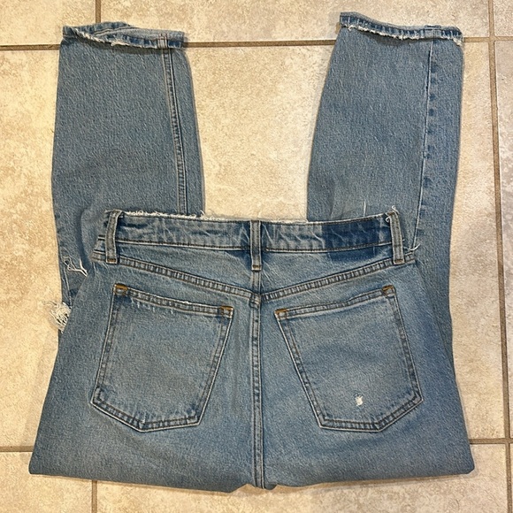 Abercrombie and Fitch Curve Love High Rise Mom Jeans Destroyed 6S - Picture 6 of 6